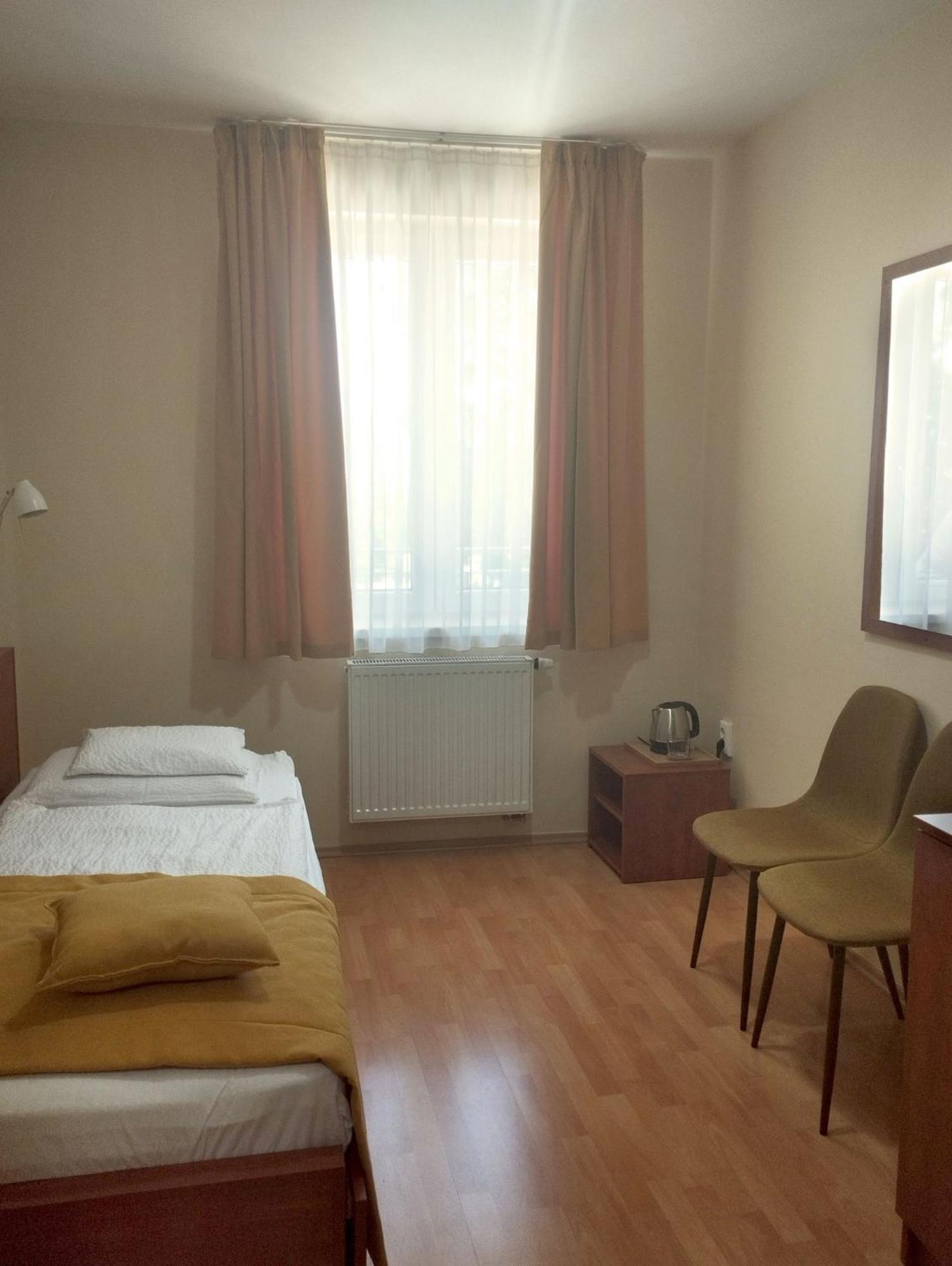 Stan Es Panzio Bed & Breakfast Balatonalmádi Exterior foto