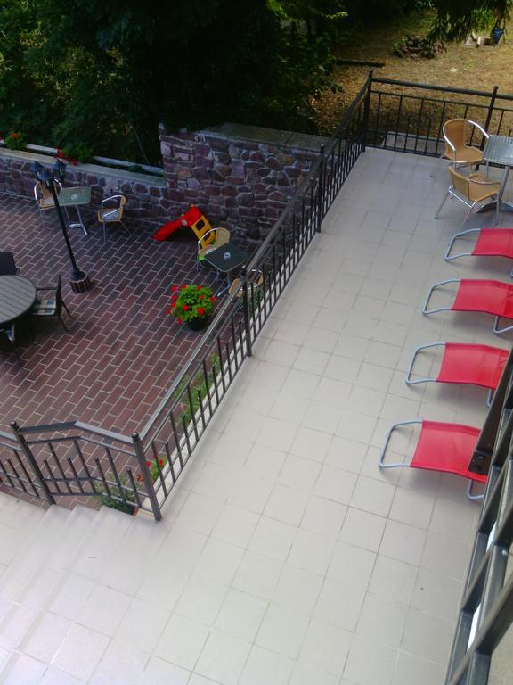 Stan Es Panzio Bed & Breakfast Balatonalmádi Exterior foto
