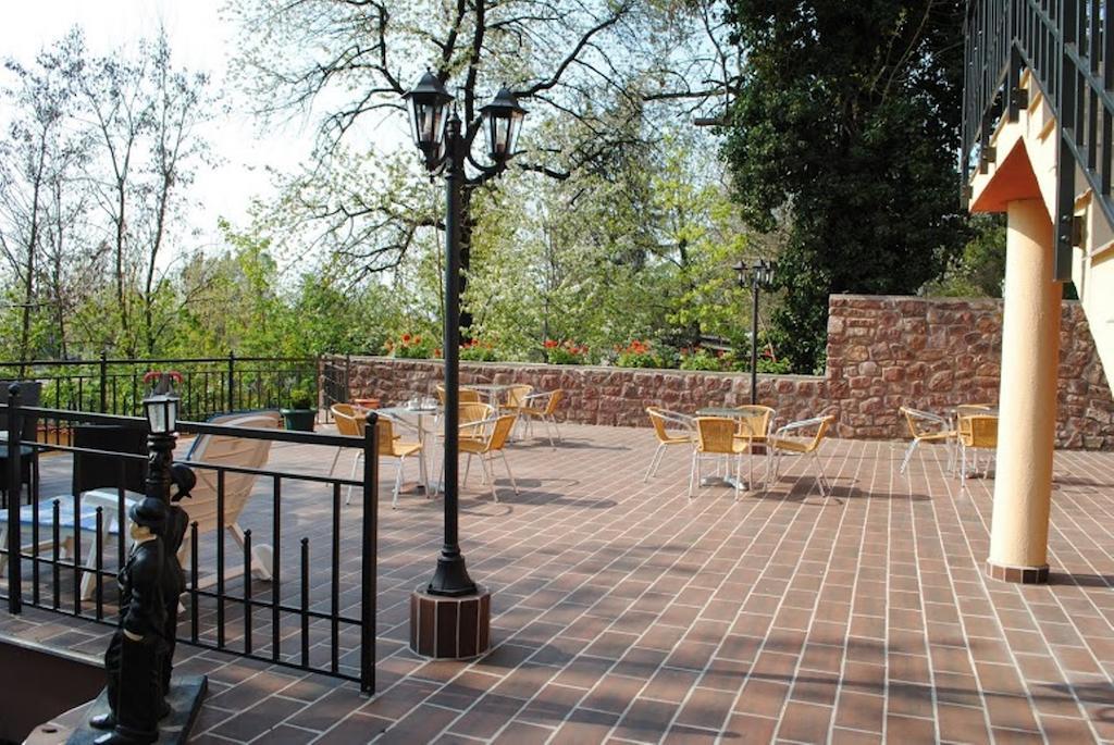 Stan Es Panzio Bed & Breakfast Balatonalmádi Exterior foto