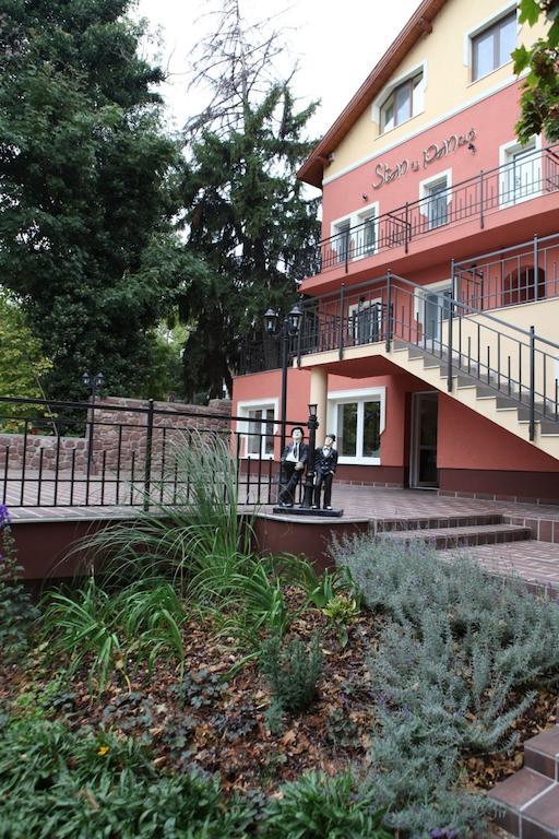 Stan Es Panzio Bed & Breakfast Balatonalmádi Exterior foto