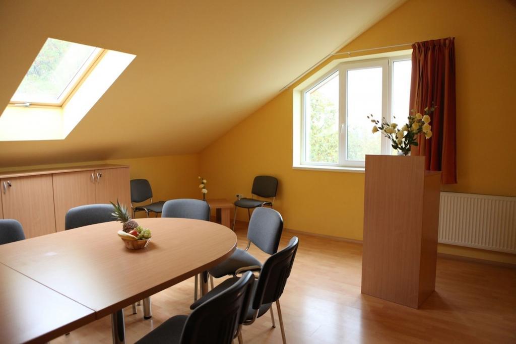 Stan Es Panzio Bed & Breakfast Balatonalmádi Exterior foto